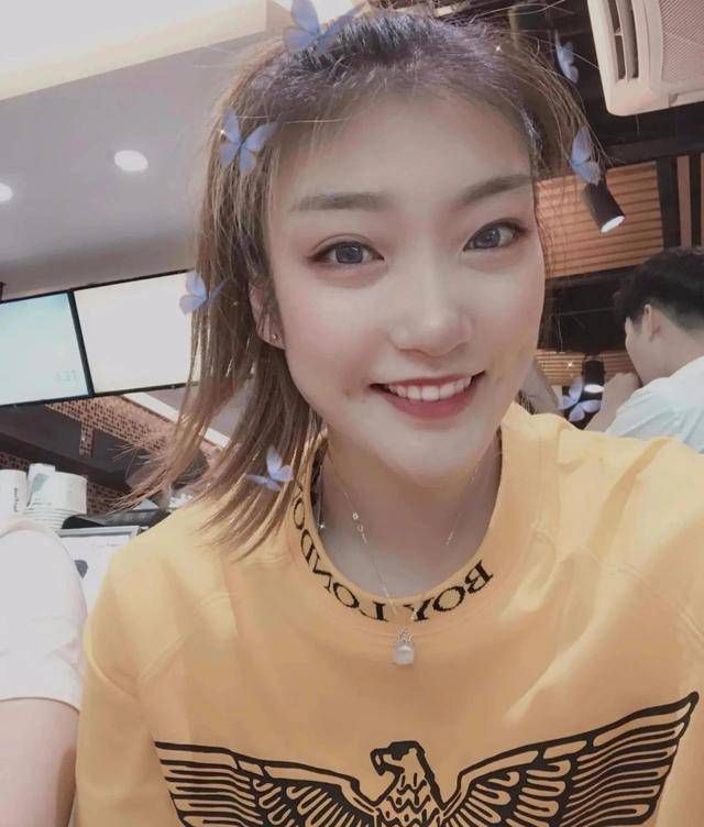 美女和男生一起